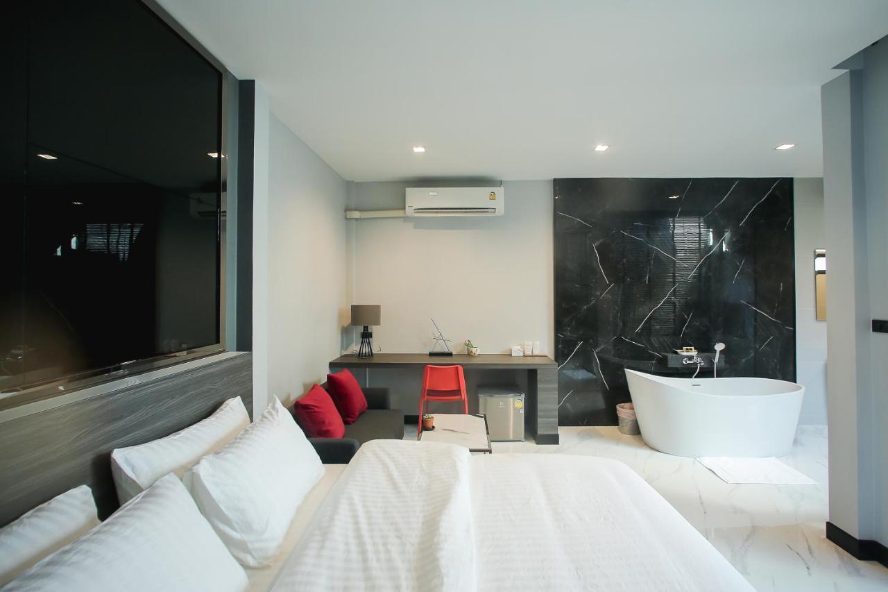 Grand Park Resort Bangkok Exterior photo